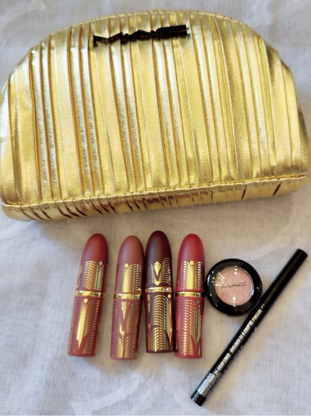 NEW MAC Cosmetics 6-Pc Must-Have Eye & Lip Kit w/ Gold Gilded Clutch $125